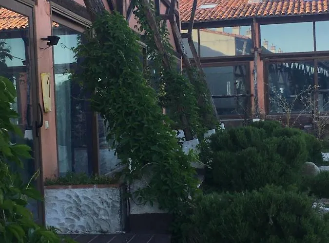 Aparthotel Laestancia Madrigal de la Vera